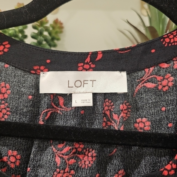 LOFT Womens Size Large Black Red Floral Tiered Dress Long Sleeve Split Neck - Picture 4 of 9